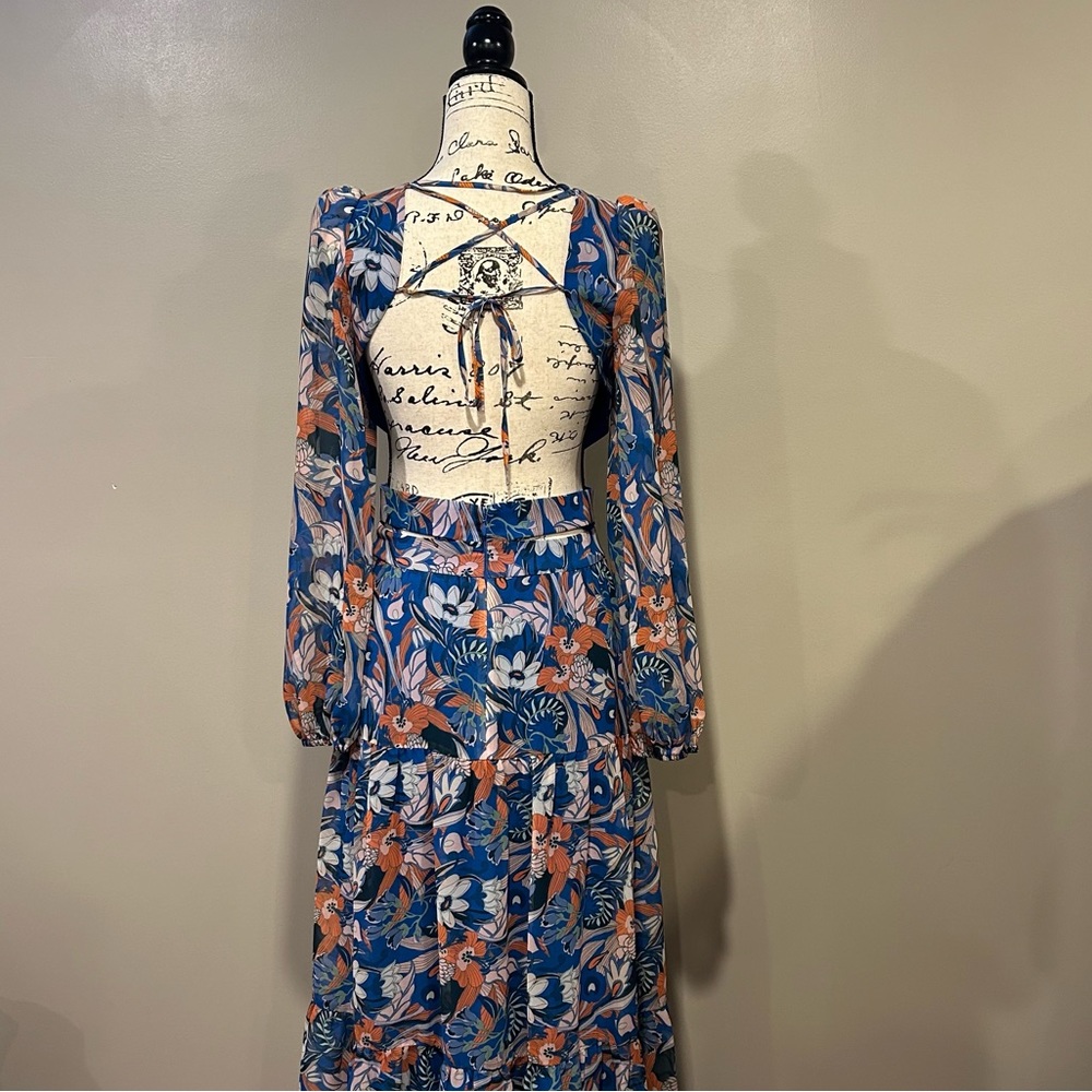 Gianni Bini Lillian Floral Print Deep V-Neck Cut-Out Tiered A-Line Dress - Picture 8 of 16